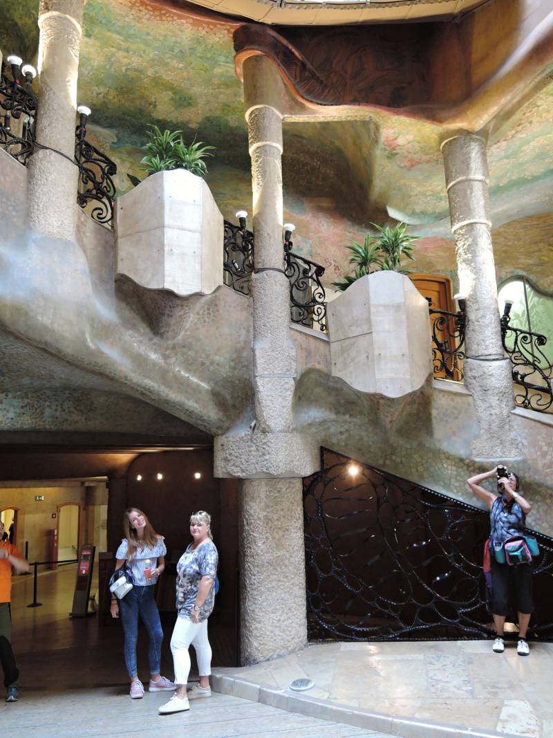 La Pedrera - schodiskoako akvárium vedúce na prvé poschodie