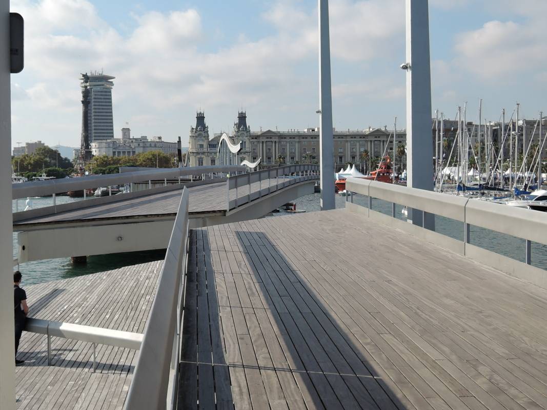 Rambla de Mar - mostík sa otvára