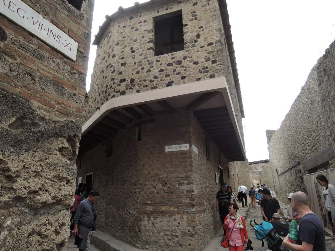 Verejný dom - Lupanare