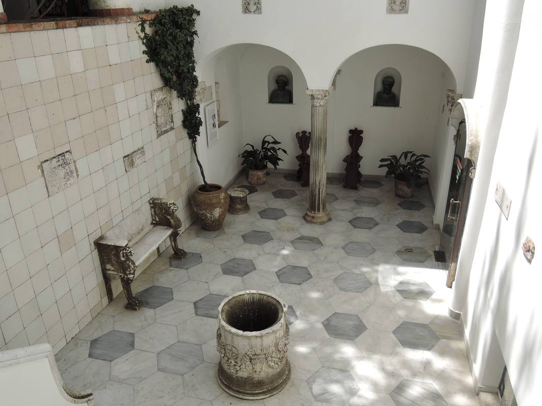 San Michele - dvor s studňou