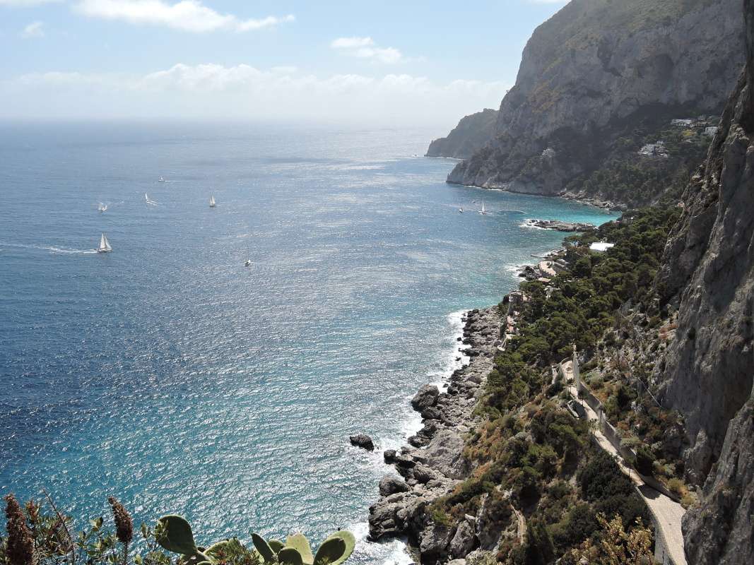Capri - Augustove záhrady - výhľad na pobrežie
