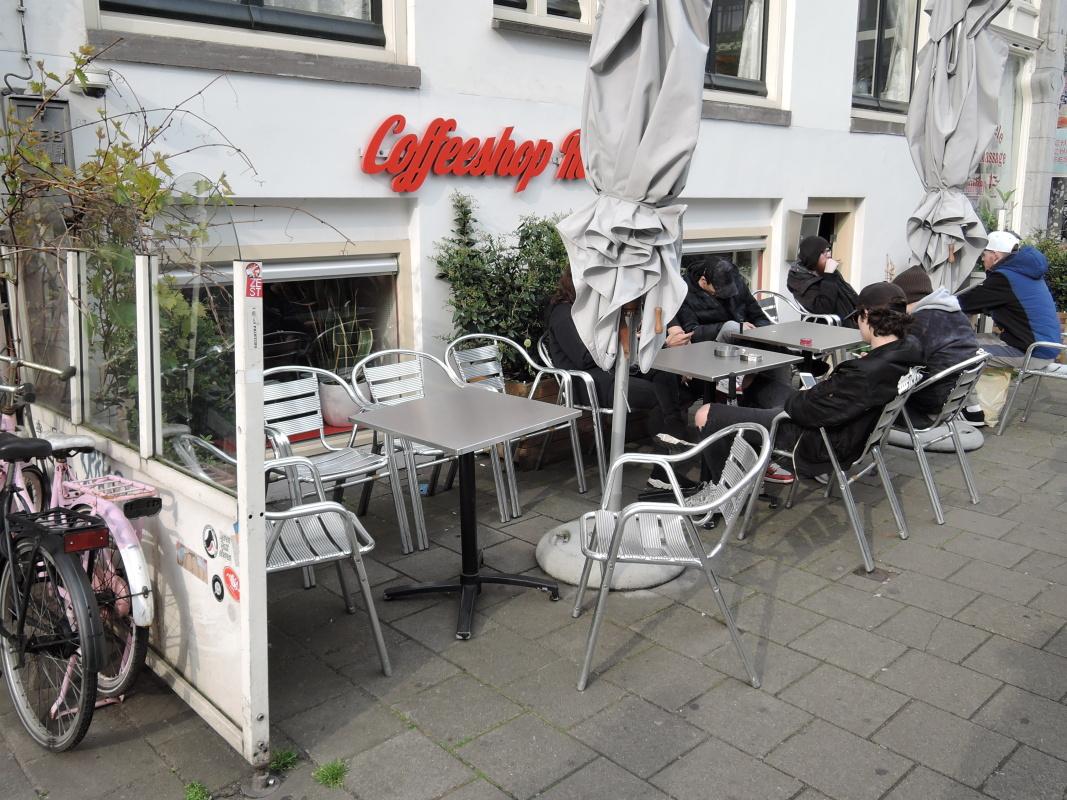 Coffee shop ...