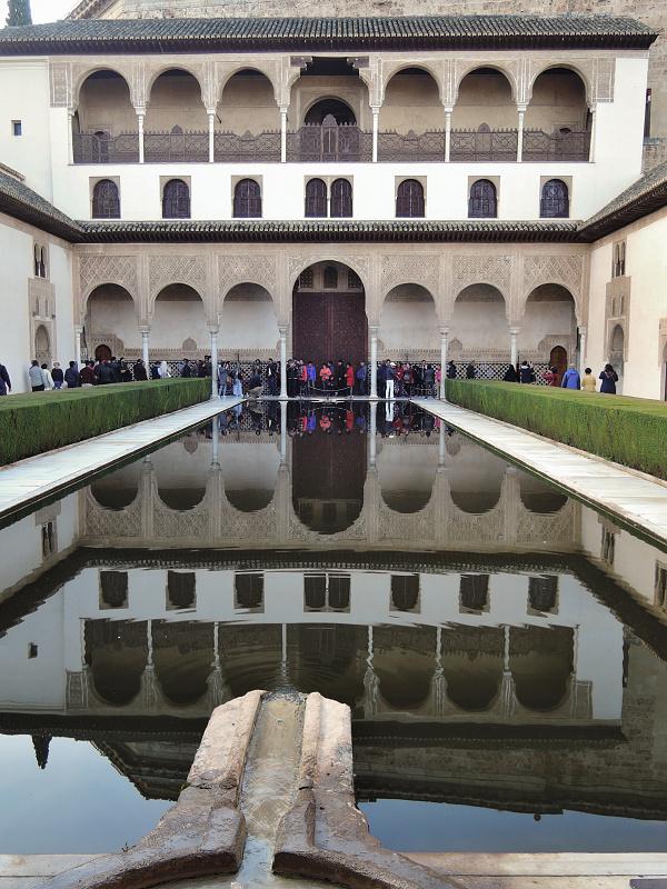 Palác Comares - Patio de Arrayanes