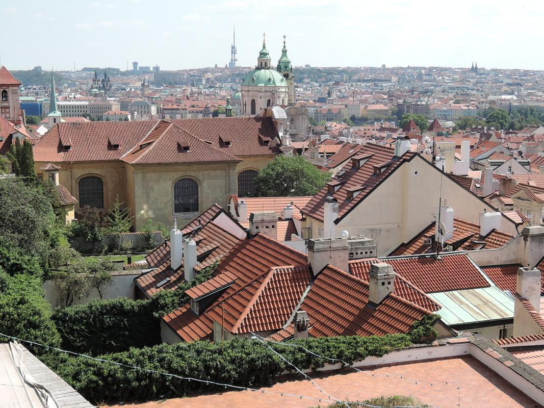 Výhľad z uličky Ke Hradu