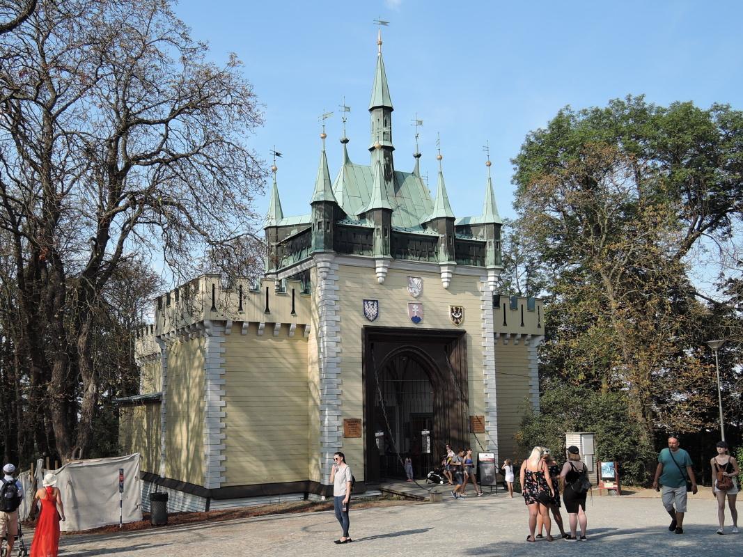 Zrkadlové bludisko