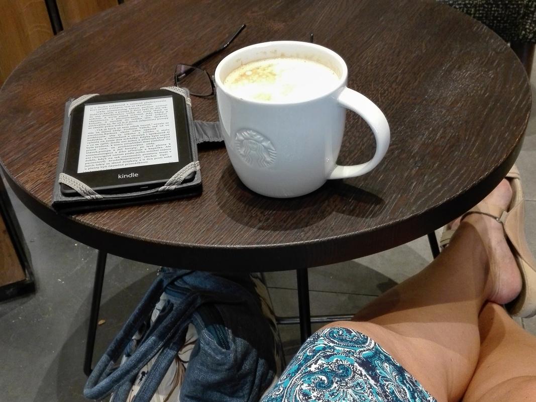 Oddych v Starbuckse