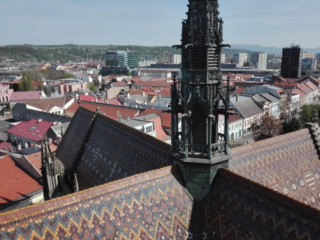 Výhľad z veže - strecha Dómu