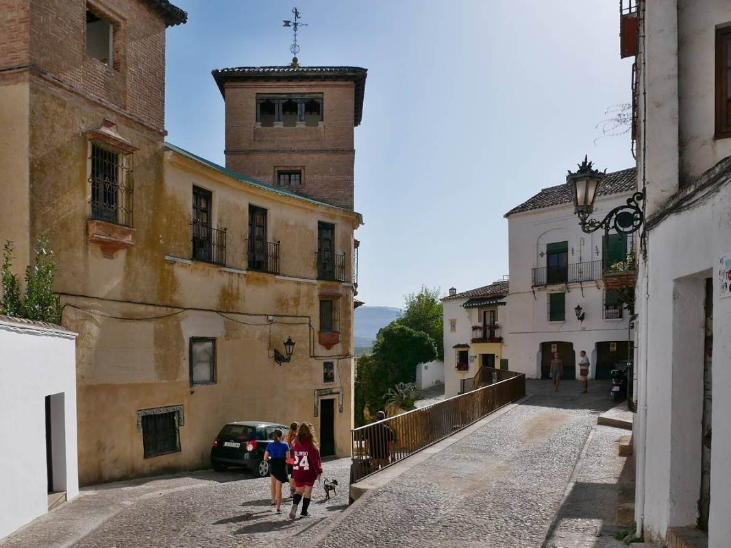 Staré mesto (La Ciudad) - cesta k La Casa del Rey Moro