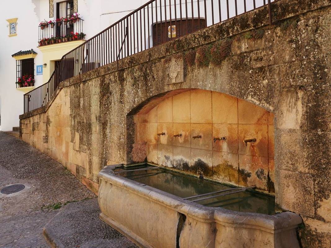 Staré mesto (La Ciudad) - cesta k La Casa del Rey Moro