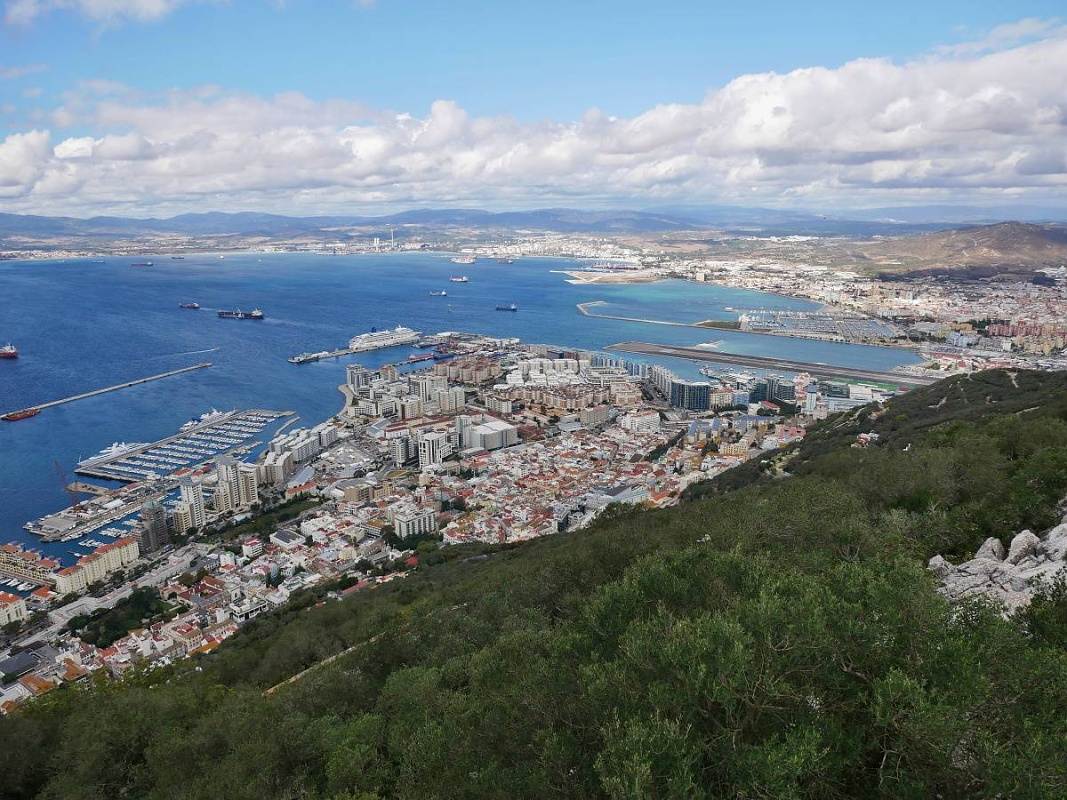 Gibraltár z vyhliadky hornej stanice lanovky
