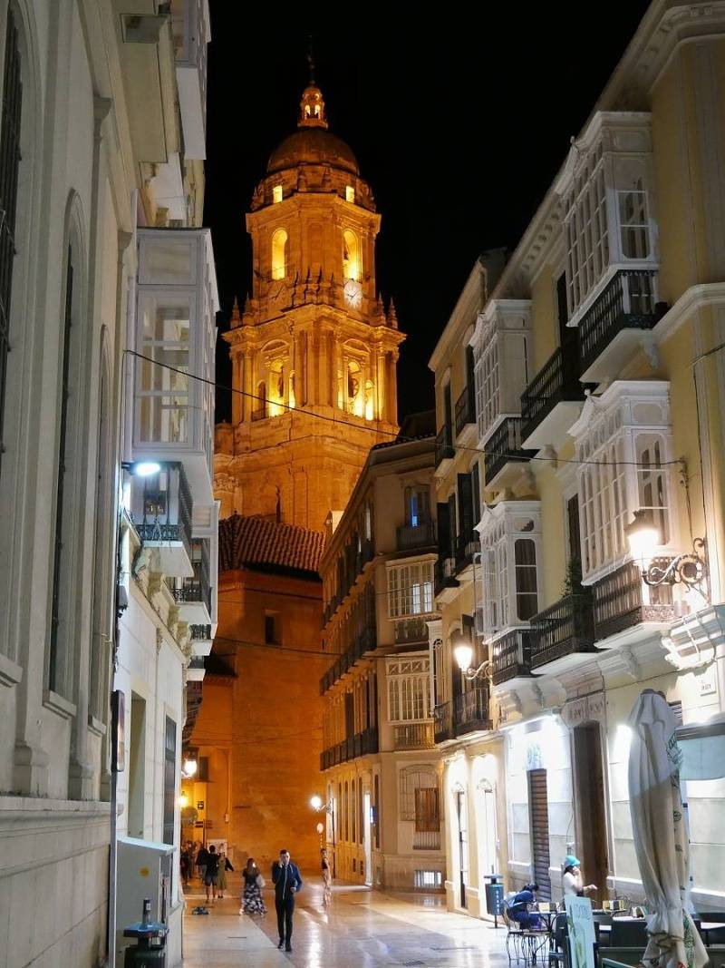 Malaga - večerná Katedrála