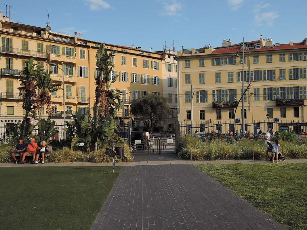 Staré Nice z Promenády du Paillon