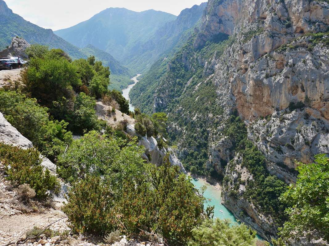 Prítok Verdonu do jazera Lac de Sainte Croix - pohľad smerom do kaňonu