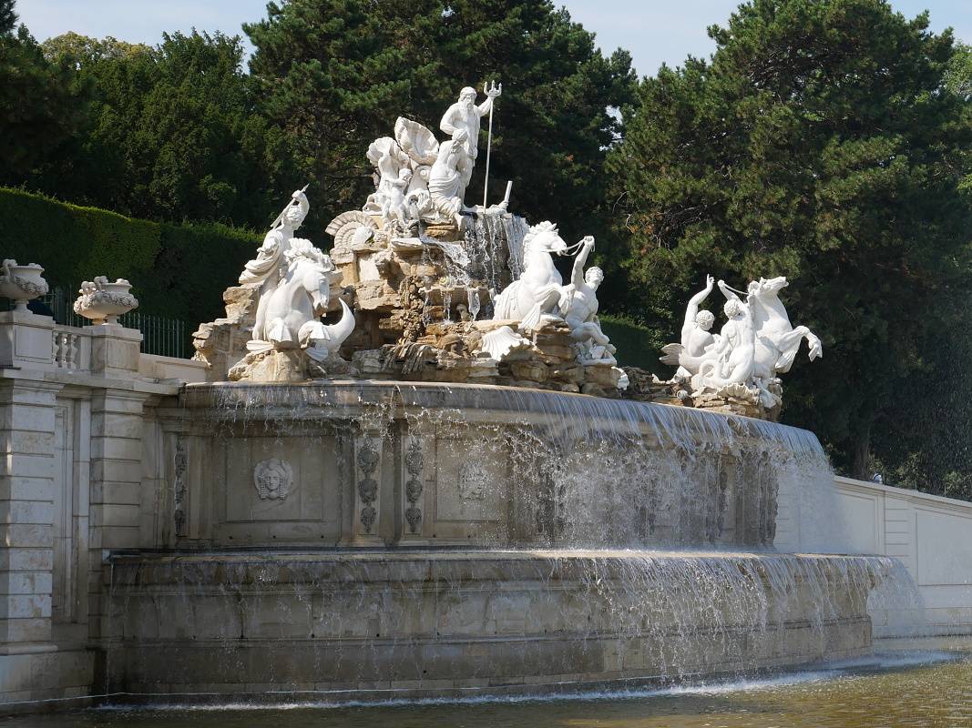 Zámok Schönbrunn - Neptúnova fontána