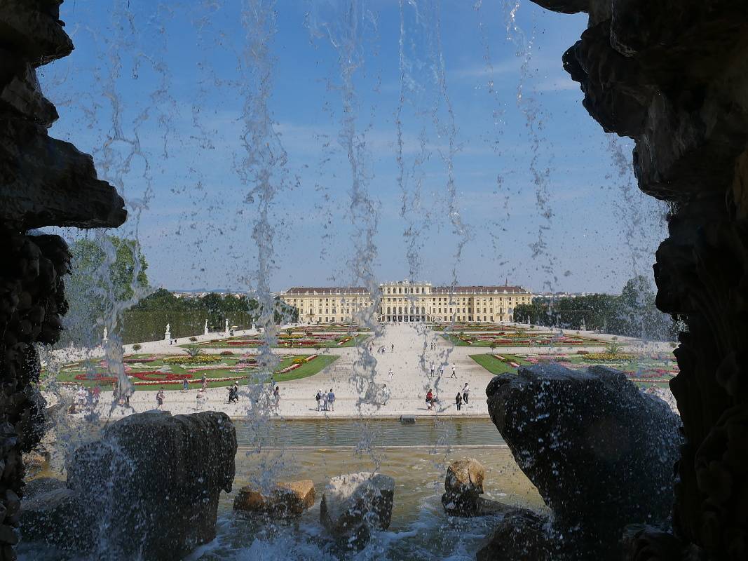 Schönbrunn od Neptúnovej fontány