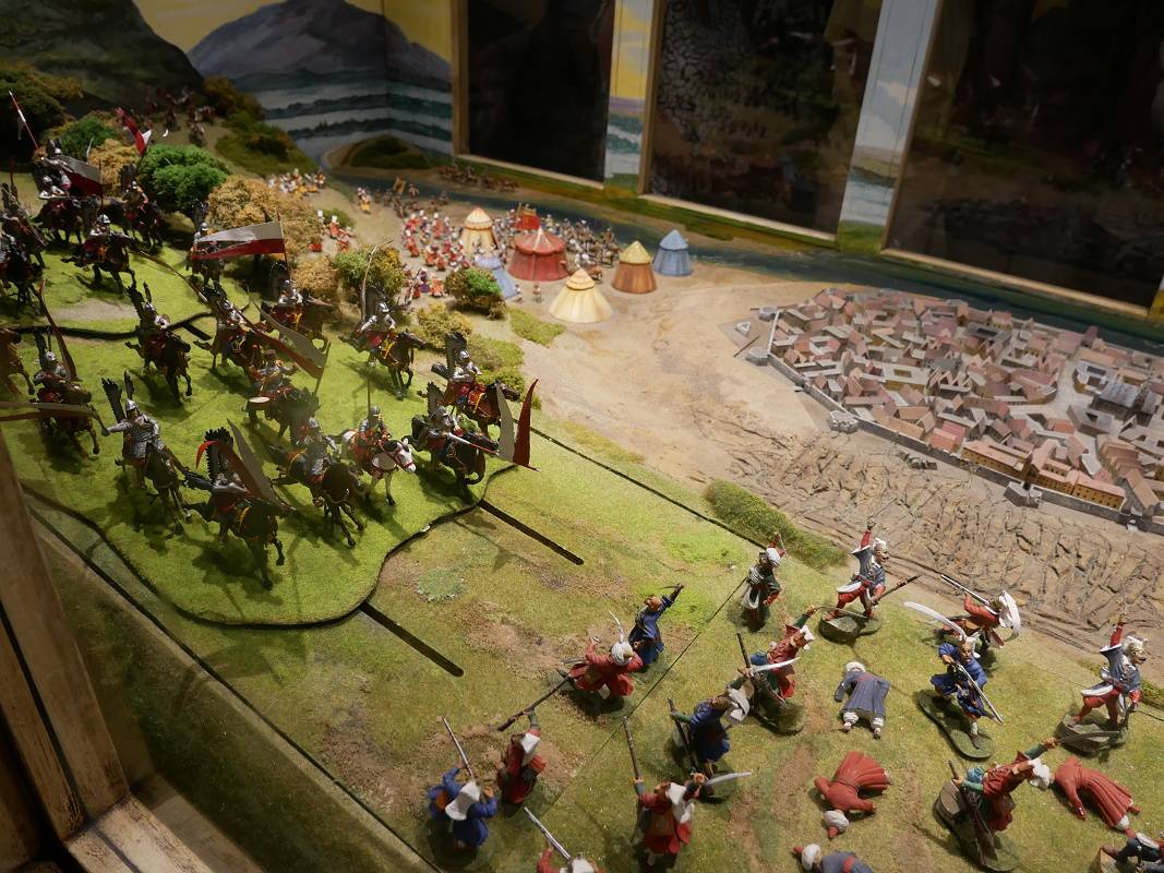 Múzeum vagónov pred vstupom do Historického kolesa