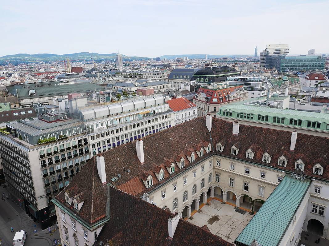 Katedrála sv. Štefana - výhľad zo Severnej veže - točíme sa do prava
