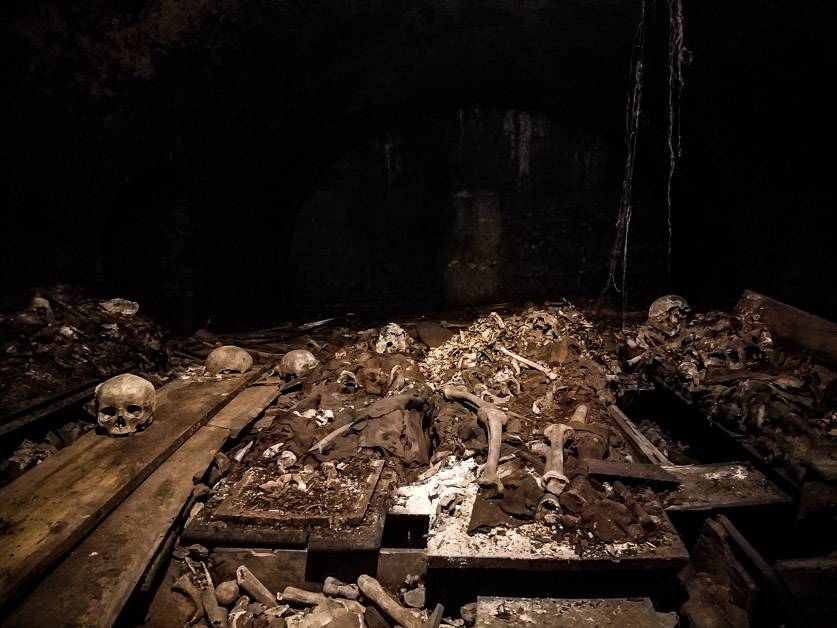 Katedrála sv. Štefana - katakomby, zdroj: https://amyscrypt. com /haunted-places- vienna-austria/