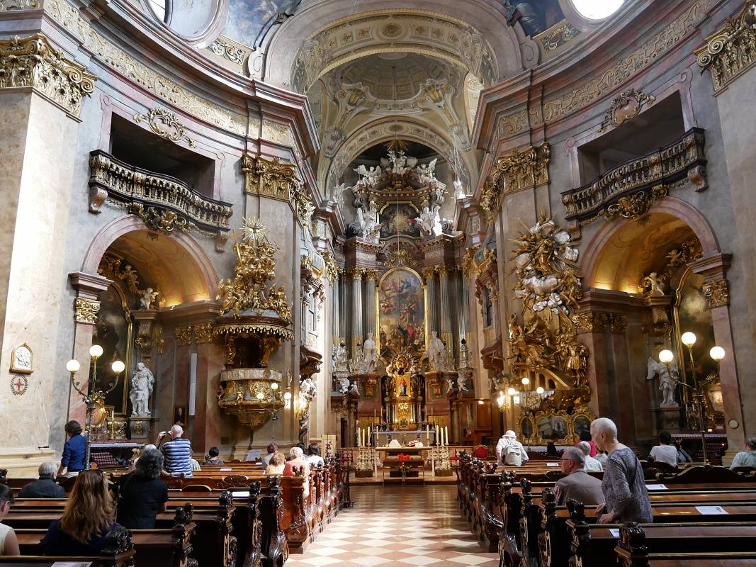 Kostol sv. Petra - interiér