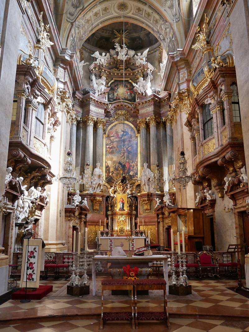 Kostol sv. Petra - hl. oltár