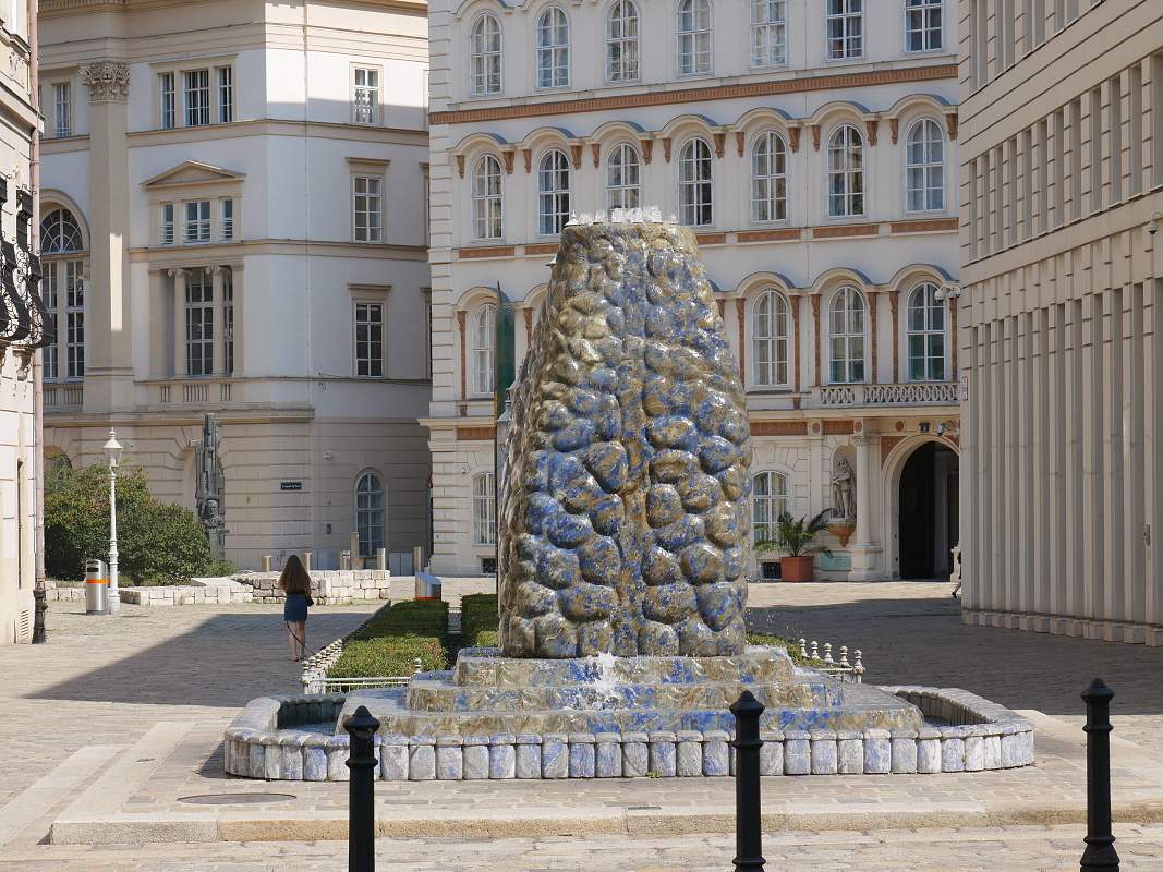 Hofburg, Lazuritová fontána (Lapis Lazuri), kde končí prehliadka Cisárskych apartmánov