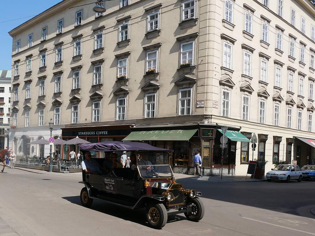 Konečne Starbucks oproti Hofburgu, Michaelerplatz