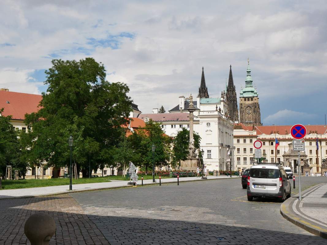 Hradčanské námestie