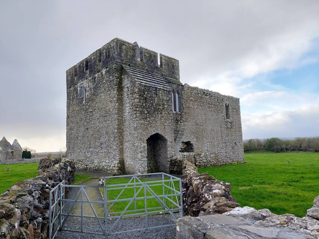 Opátstvo Kilmacduagh - dom opáta zo 14. storočia
