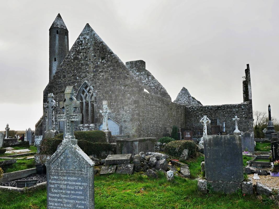 Opátstvo Kilmacduagh - Katedrála z 11. storočia