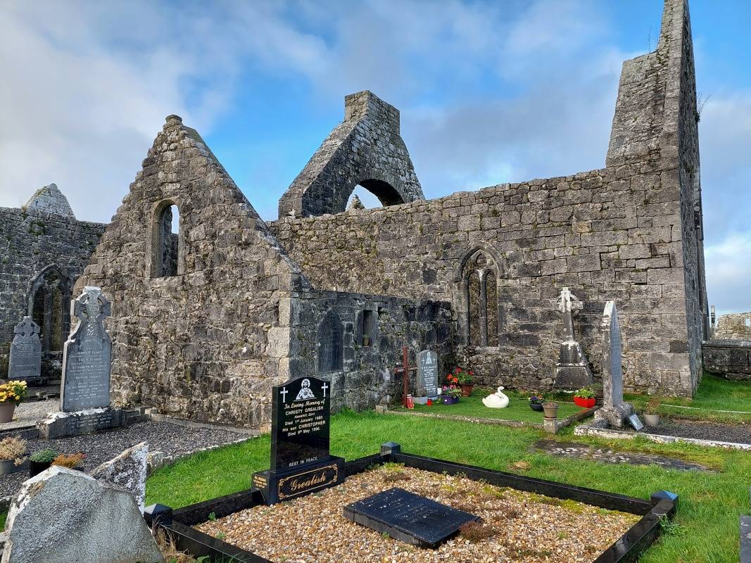 Opátstvo Kilmacduagh - Katedrála z 11. storočia