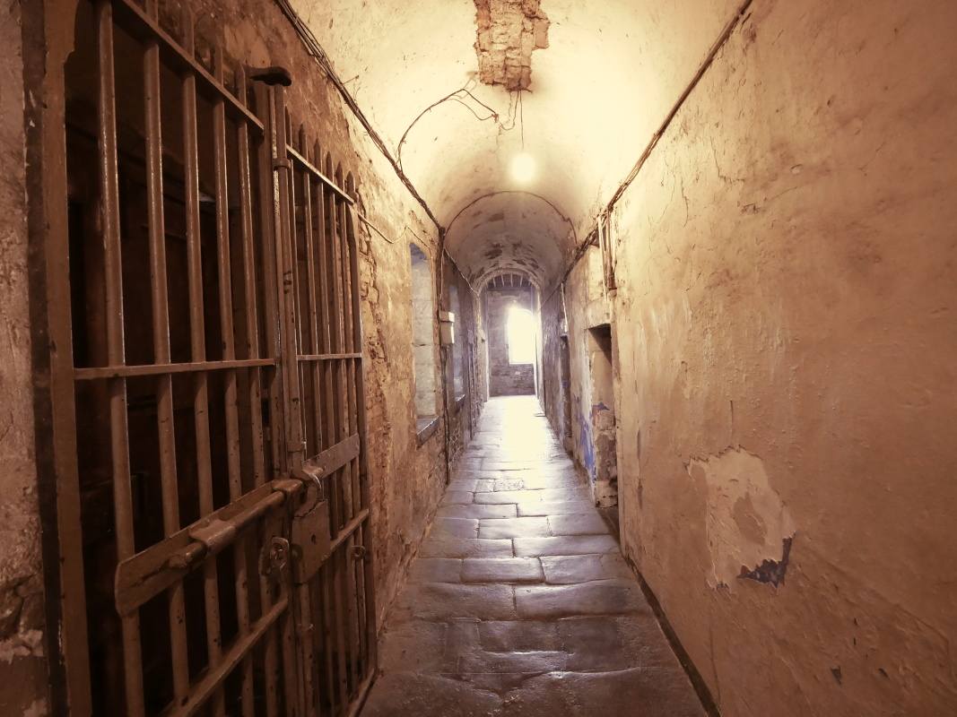 Kilmainham Gaol - prechádzame do staršieho krídla väznice