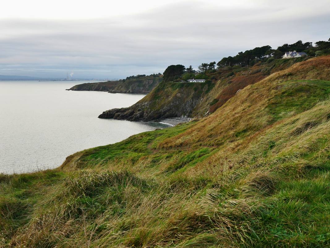Howth - pri majáku, pohľad na opačnú stranu poloostrova