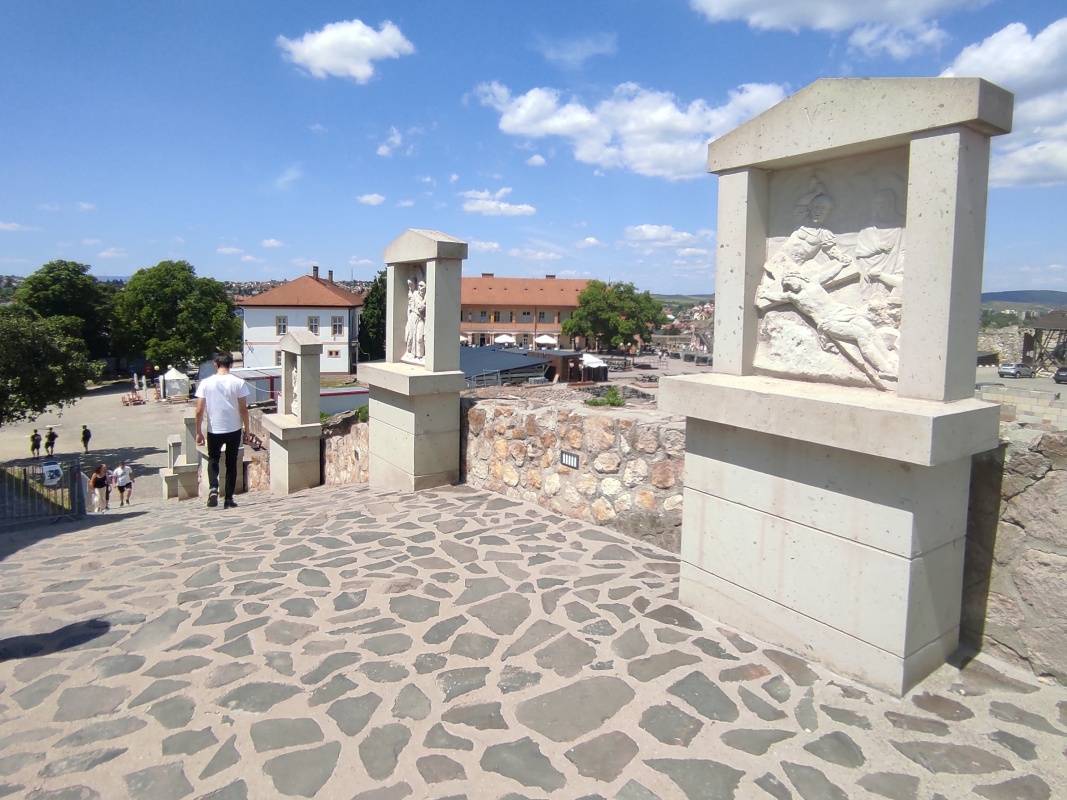 Egerský hrad - dolu z Kalvárie