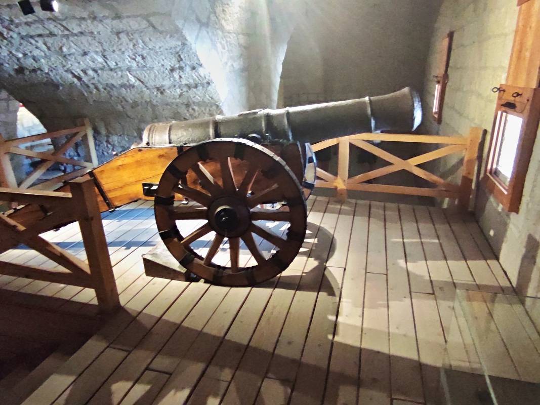 Egerský hrad - delo