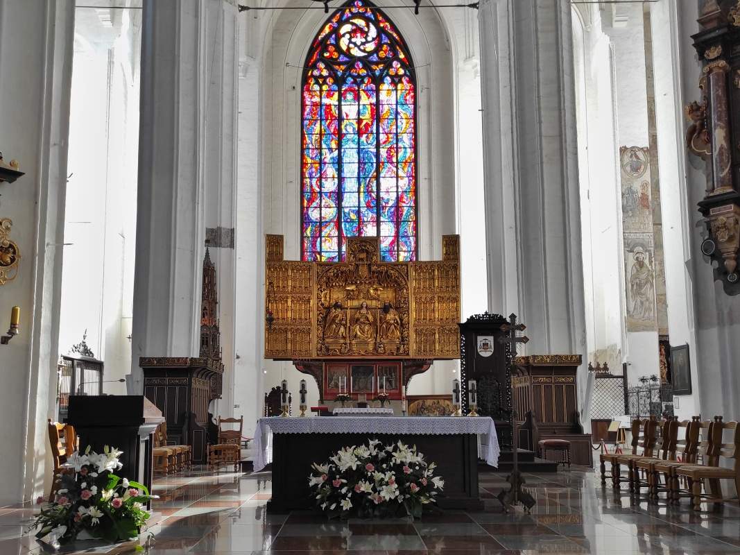 Mariánska Bazilika - hlavný oltár