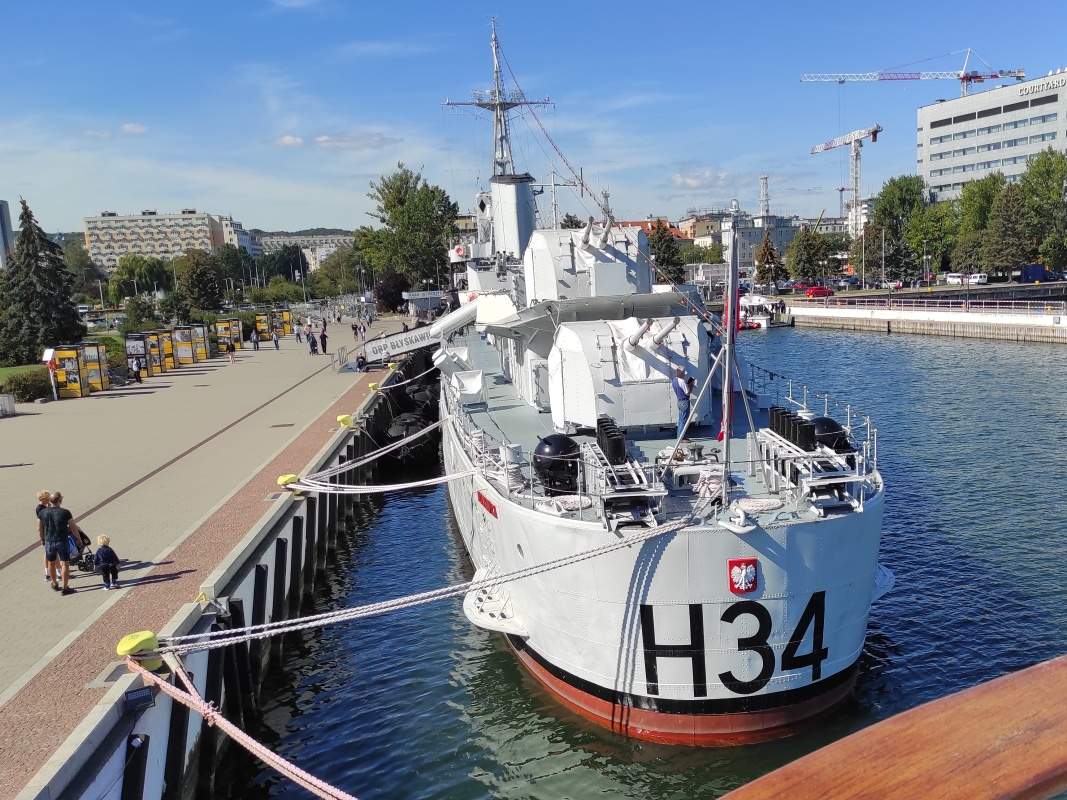 Gdynia - Dar Pomorza - výhľad na Blyskawicu