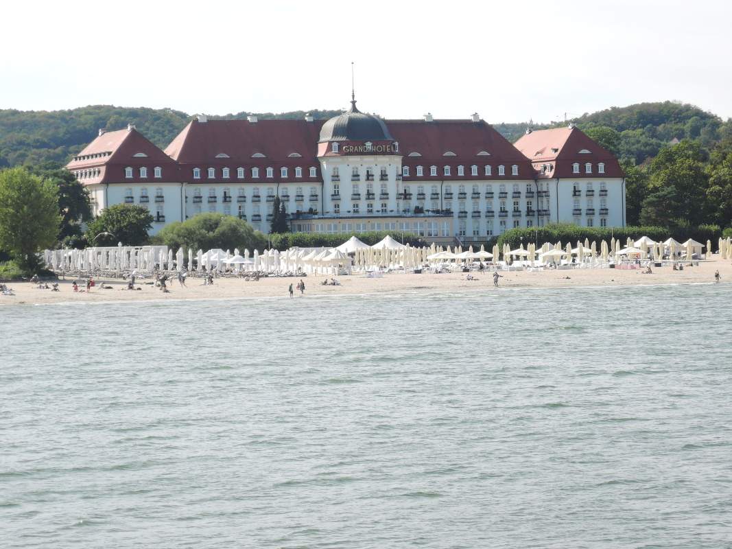 Sopot - mólo - výhľad na Grand Hotel