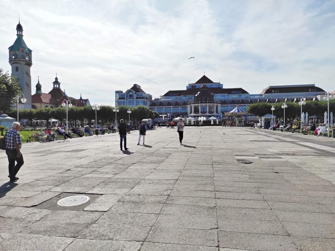 Sopot - maják a námestie pred mólom