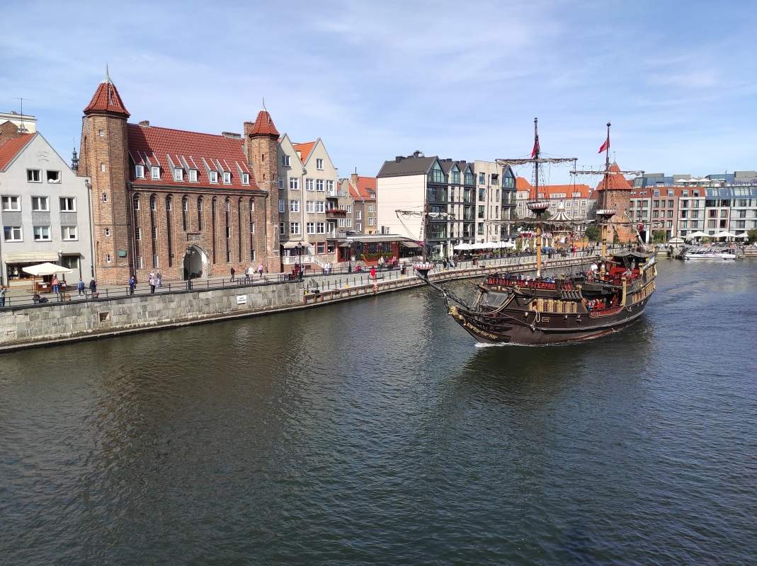 Loď Soldek - pirátska loď ide z Westerplatte