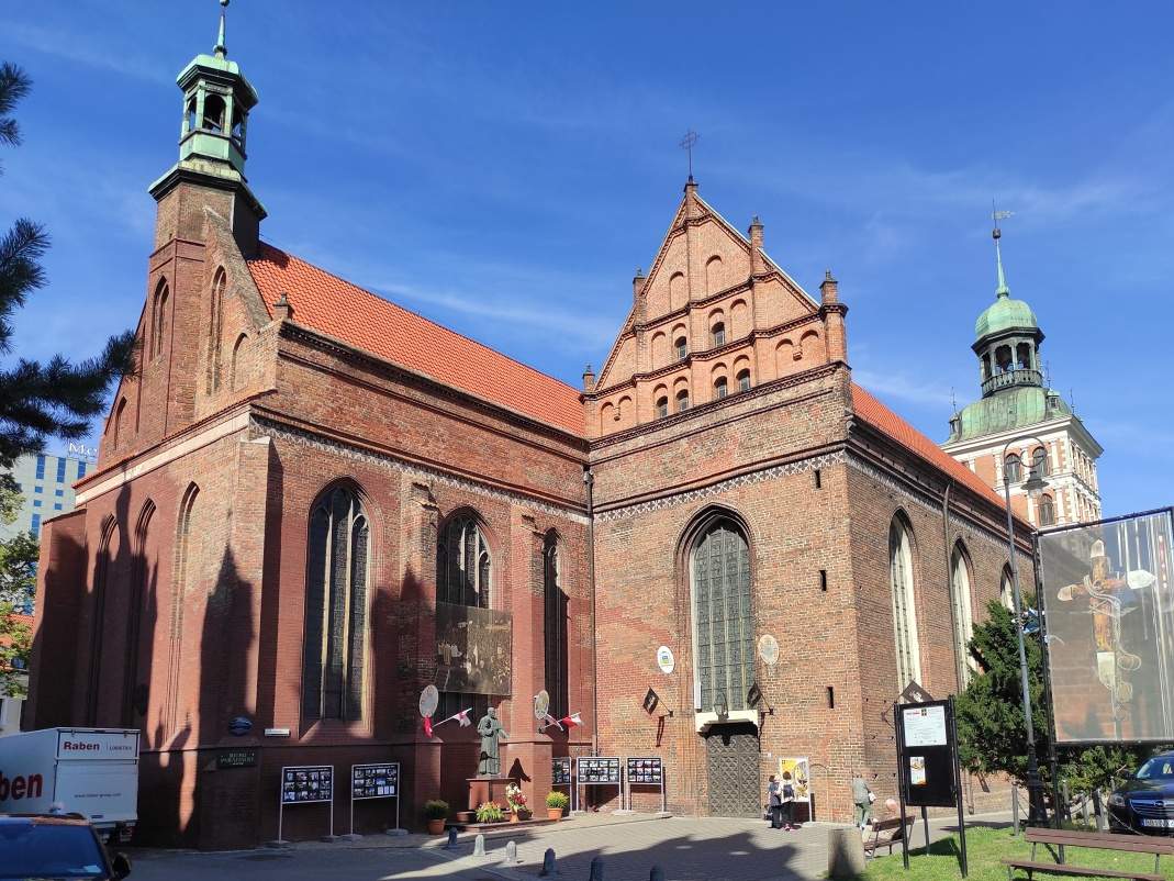 Bazilika sv. Brigity - kostol s oltárom z jantáru