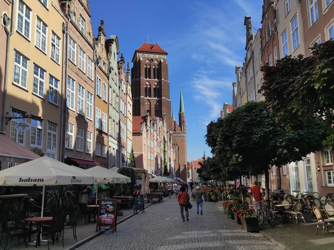 Ulica od Zbrojnice k Mariánskej katedrále