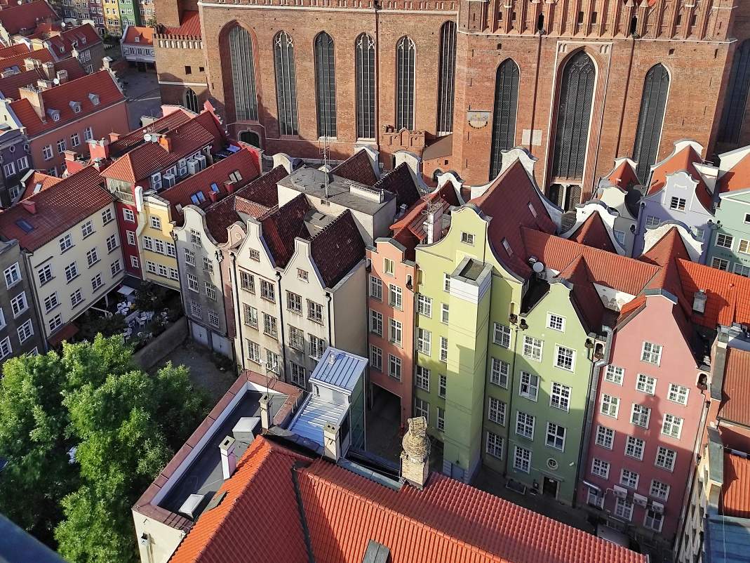 Veža Radnice - domčeky pod Mariánskou bazilikou