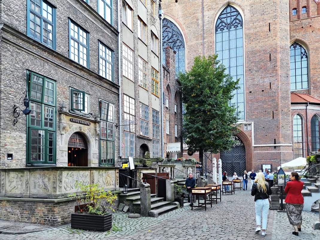 Mariánska ulička známa predajom jantáru