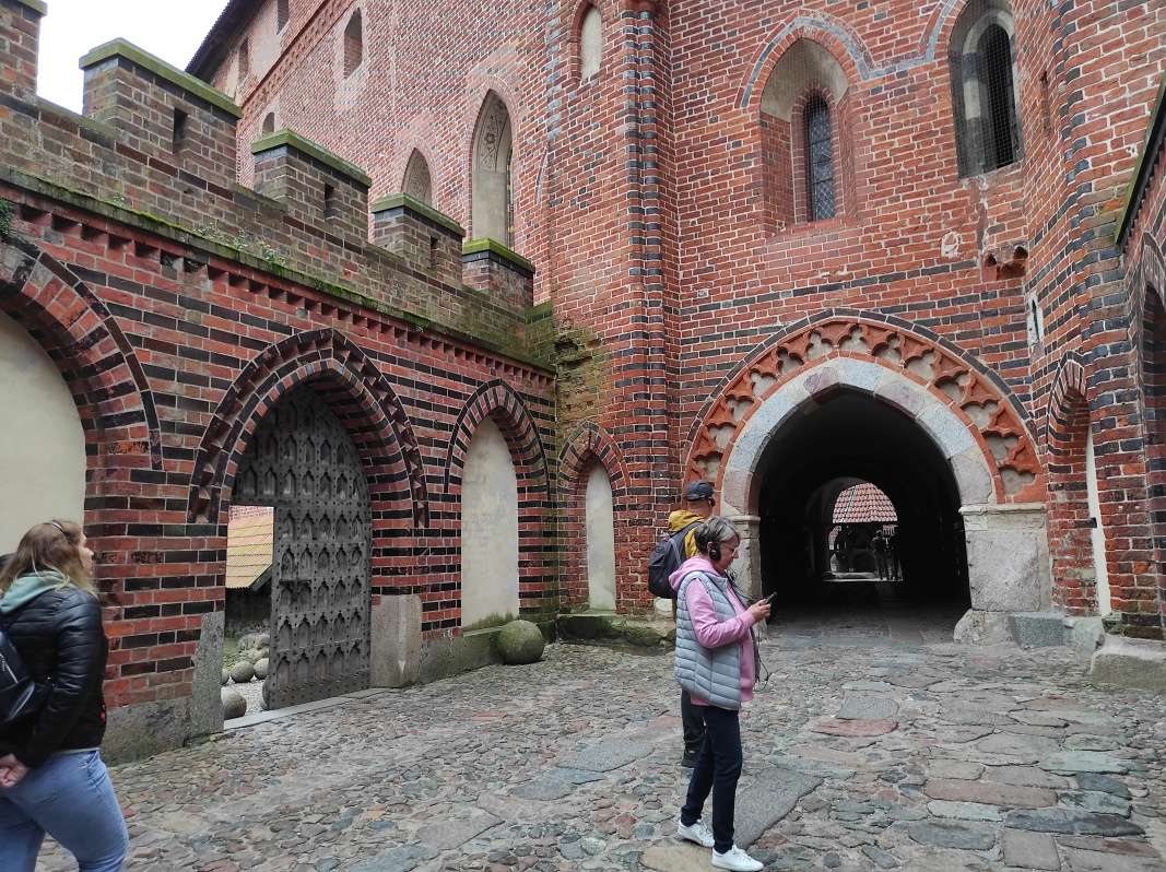 Brána do záhrad okolo Horného hradu