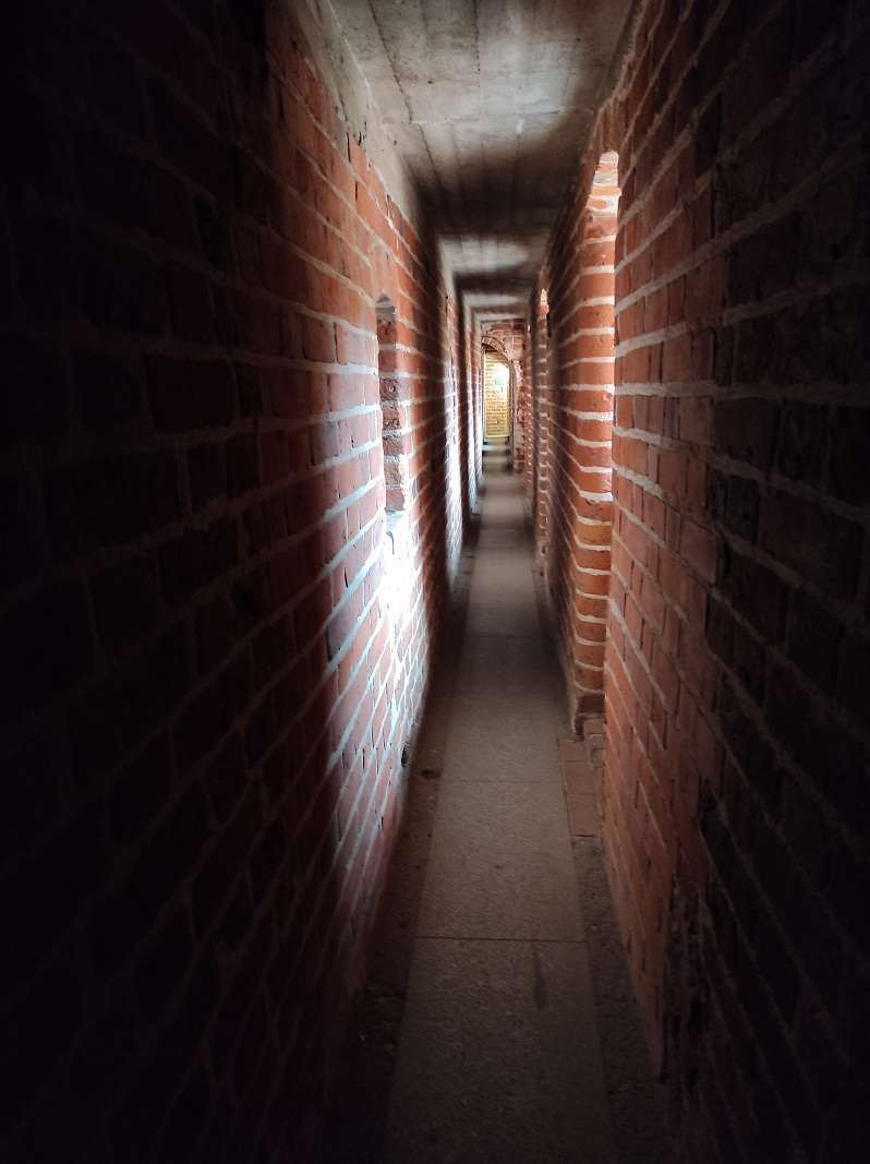 A opäť úžasná úzka chodba ... 