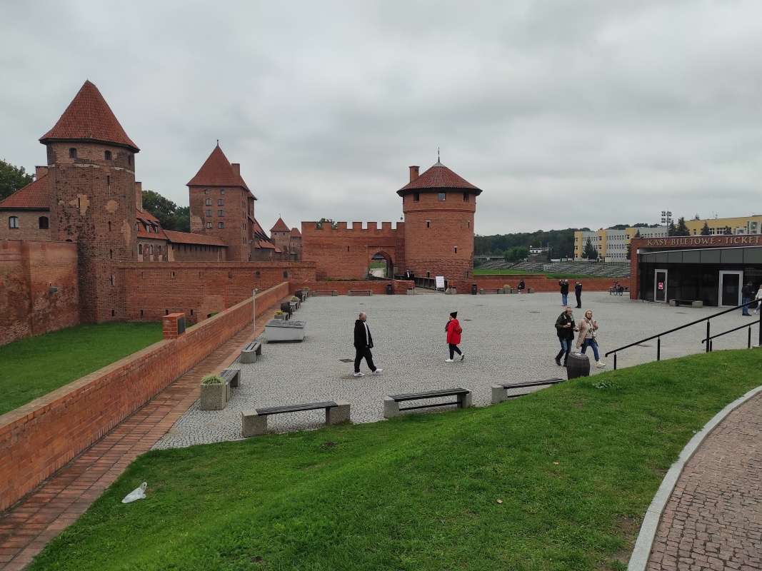 Vrátili sme sa do pokladne pre ruksaky