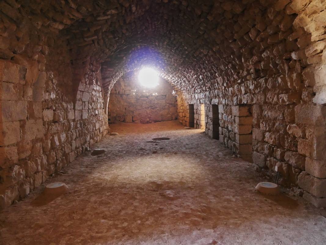 Hrad Karak - podzemím k palácu