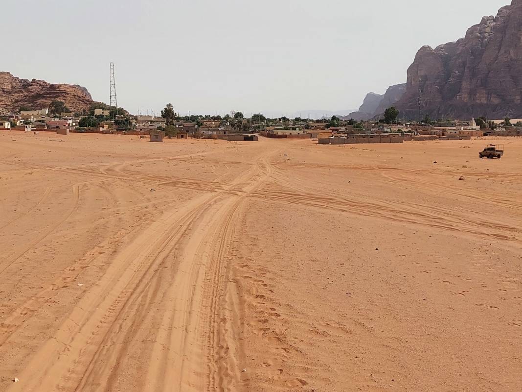Blížime sa k dedinke Wadi Rum