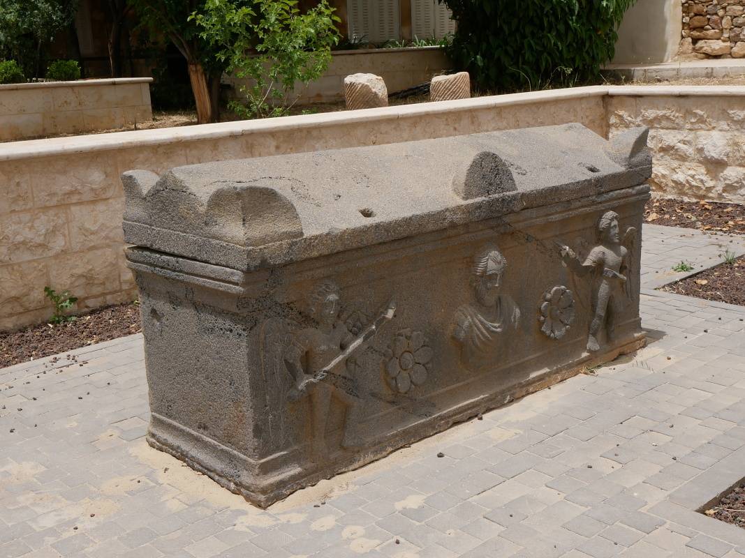 Okolo archeologického múzea