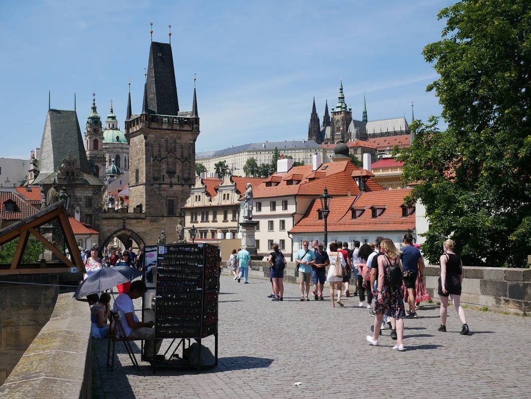 Malostranská mostecká veža a Hradčany